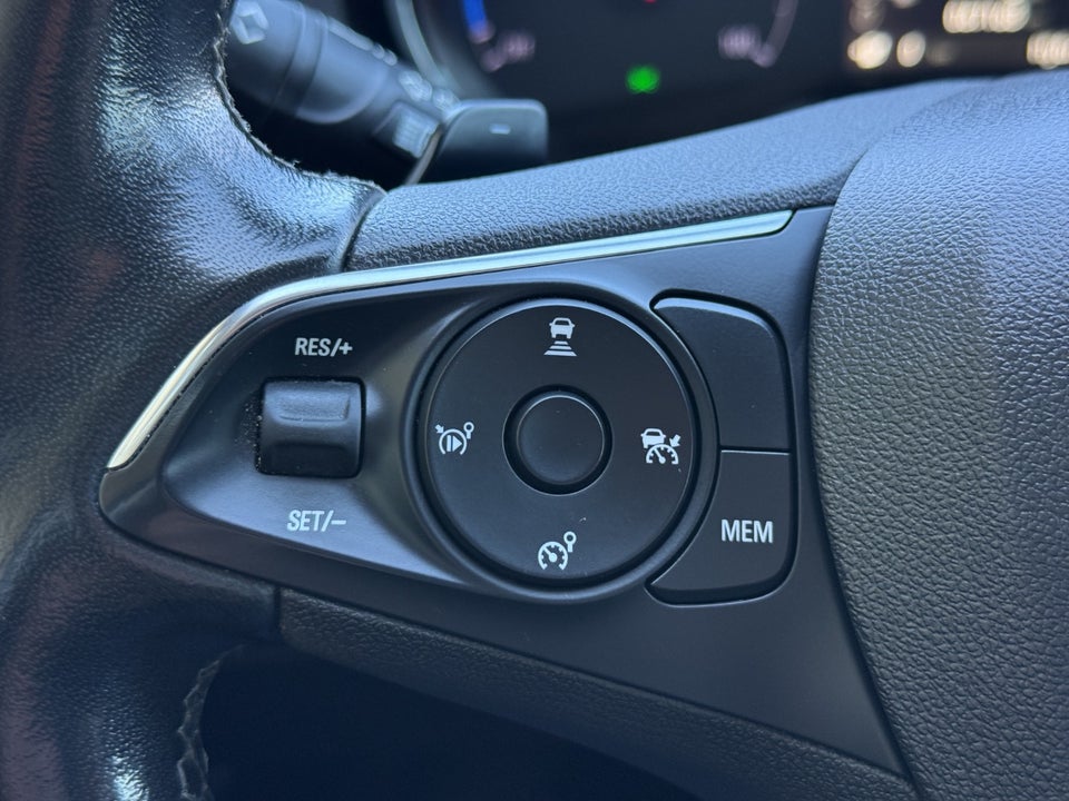 Opel Grandland X 1,6 Hybrid Cosmo Prestige aut. 5d