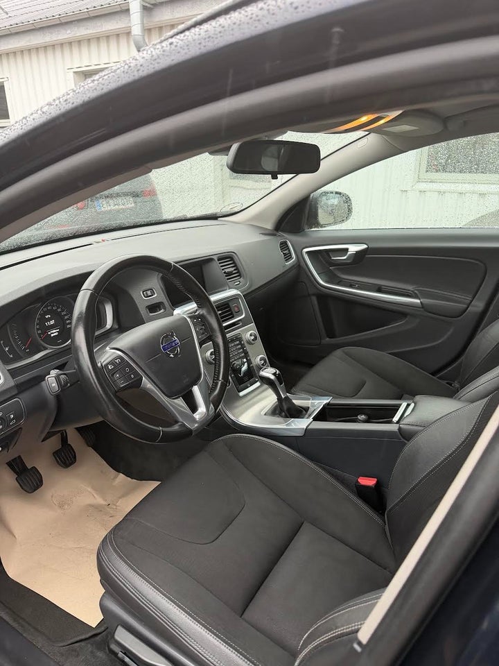 Volvo V60 2,0 D4 190 Momentum 5d