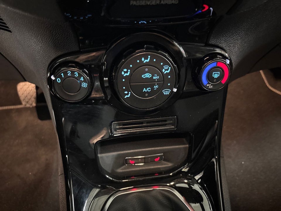 Ford Fiesta 1,5 TDCi 95 Titanium Van 5d