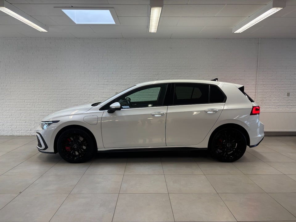 VW Golf VIII 1,4 GTE DSG 5d