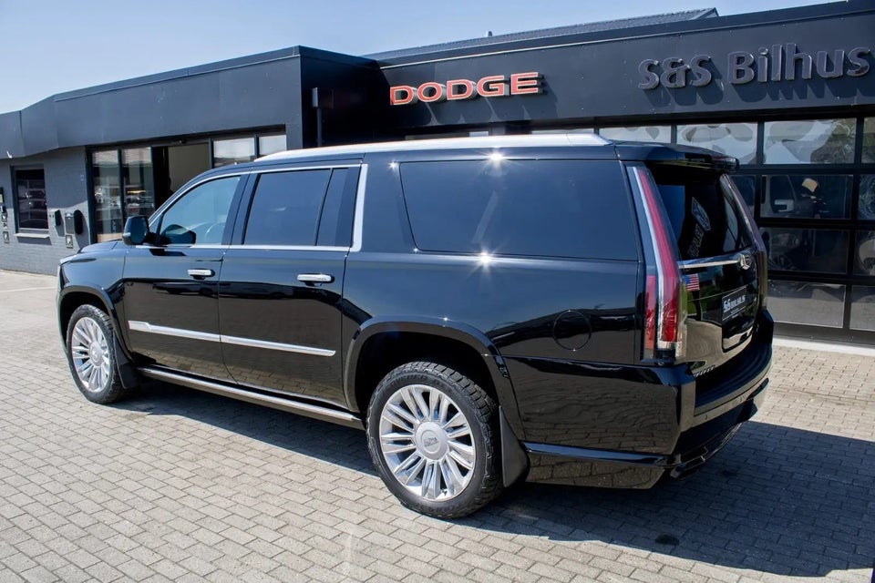 Cadillac Escalade 6,2 V8 ESV Platinum aut. 7prs 5d