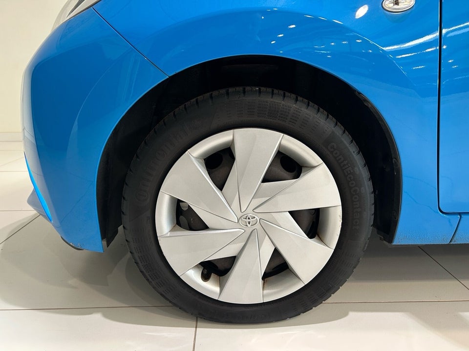 Toyota Aygo 1,0 VVT-i x-play x-touch 5d
