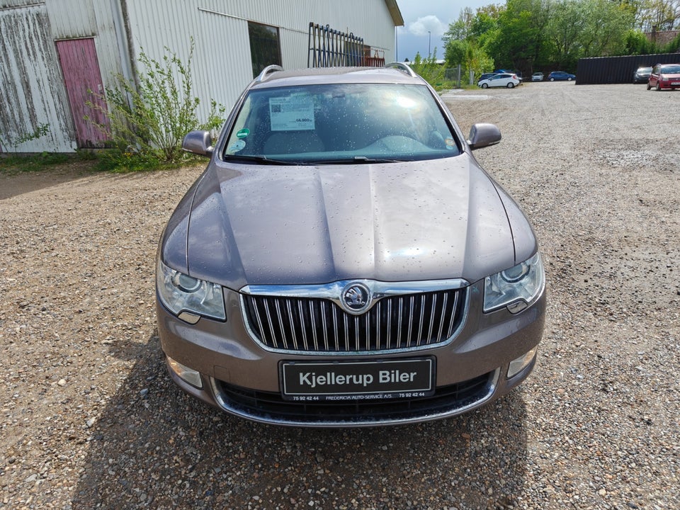 Skoda Superb 1,8 TSi 160 Elegance Combi 5d
