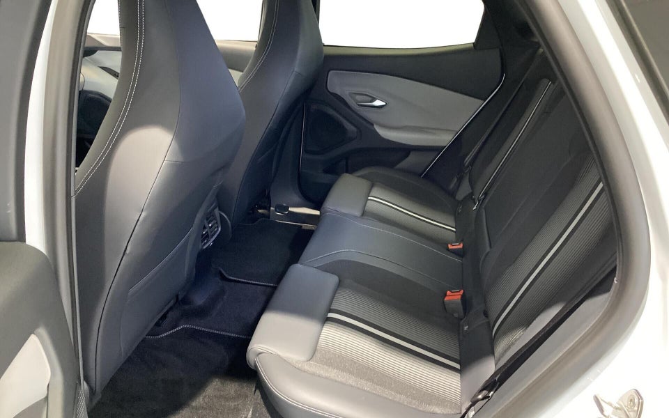 Ford Capri 82 Select Extended Range 5d