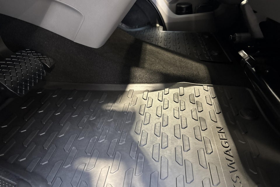 VW Transporter 2,0 TDi 150 Kassevogn DSG lang