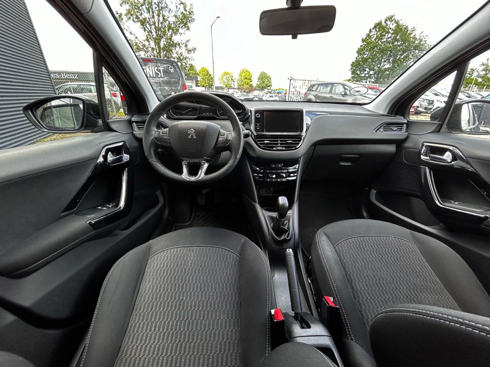 Peugeot 208 1,2 VTi 82 Strike 5d