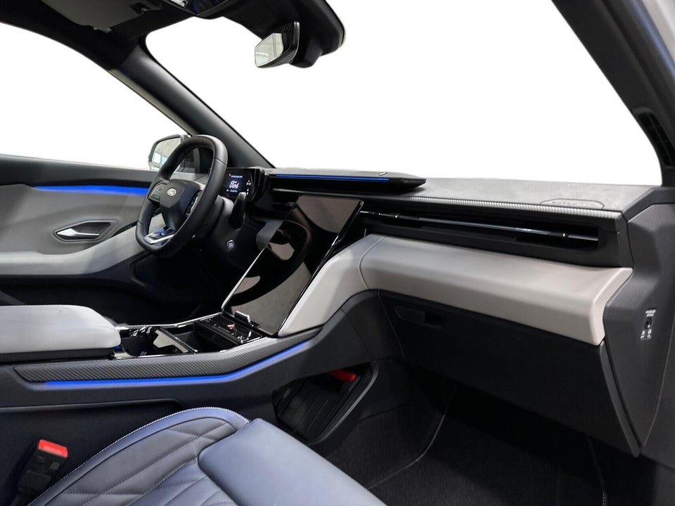 Ford Explorer 82 Premium Extended Range 5d