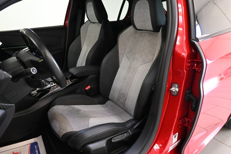 Peugeot e-208 50 GT Pack 5d