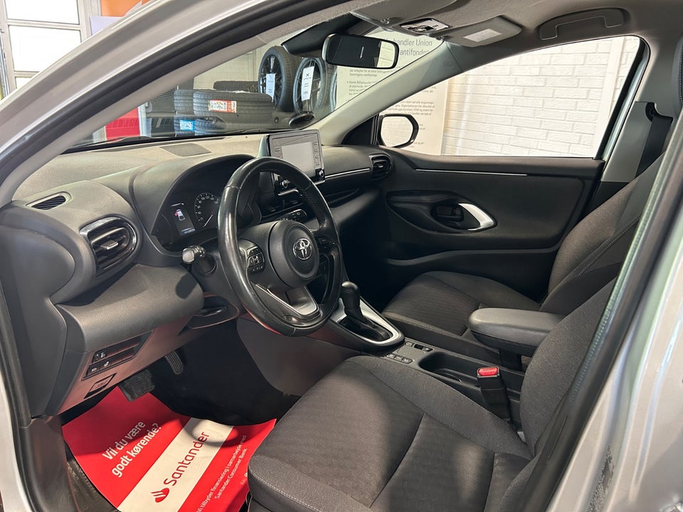 Toyota Yaris 1,5 Hybrid H3 e-CVT 5d
