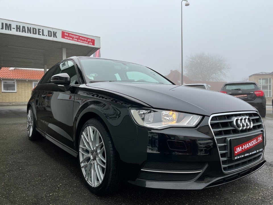 Audi A3 1,6 TDi 110 Ultra Attraction 3d