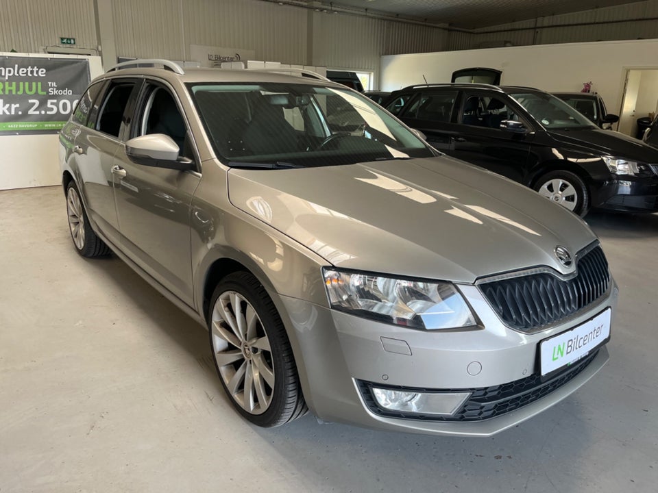 Skoda Octavia 1,8 TSi 180 Elegance Combi DSG 5d