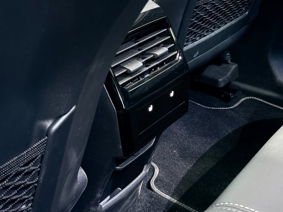 Peugeot e-3008 77 GT Pack 5d