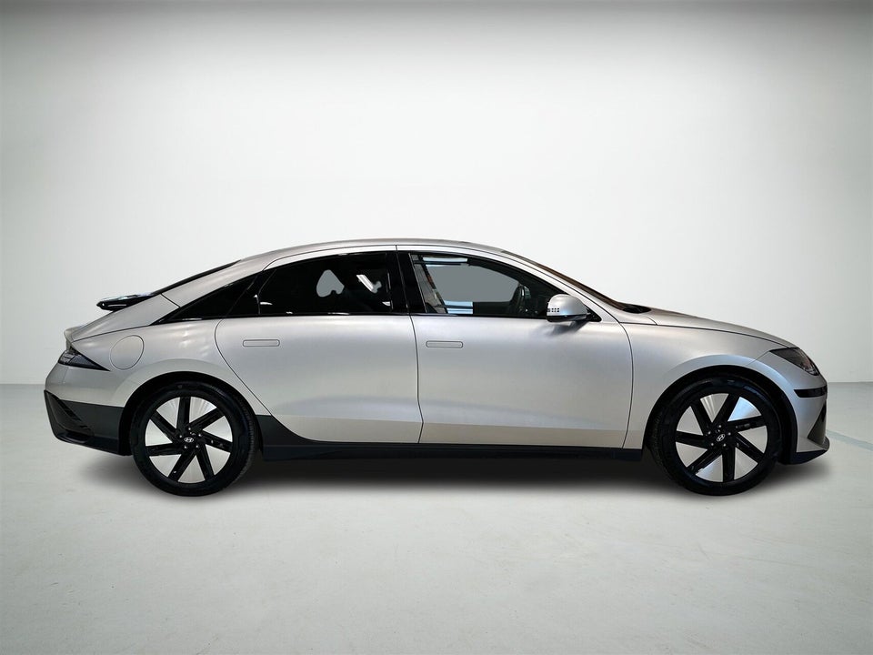 Hyundai Ioniq 6 77 Essential 4d