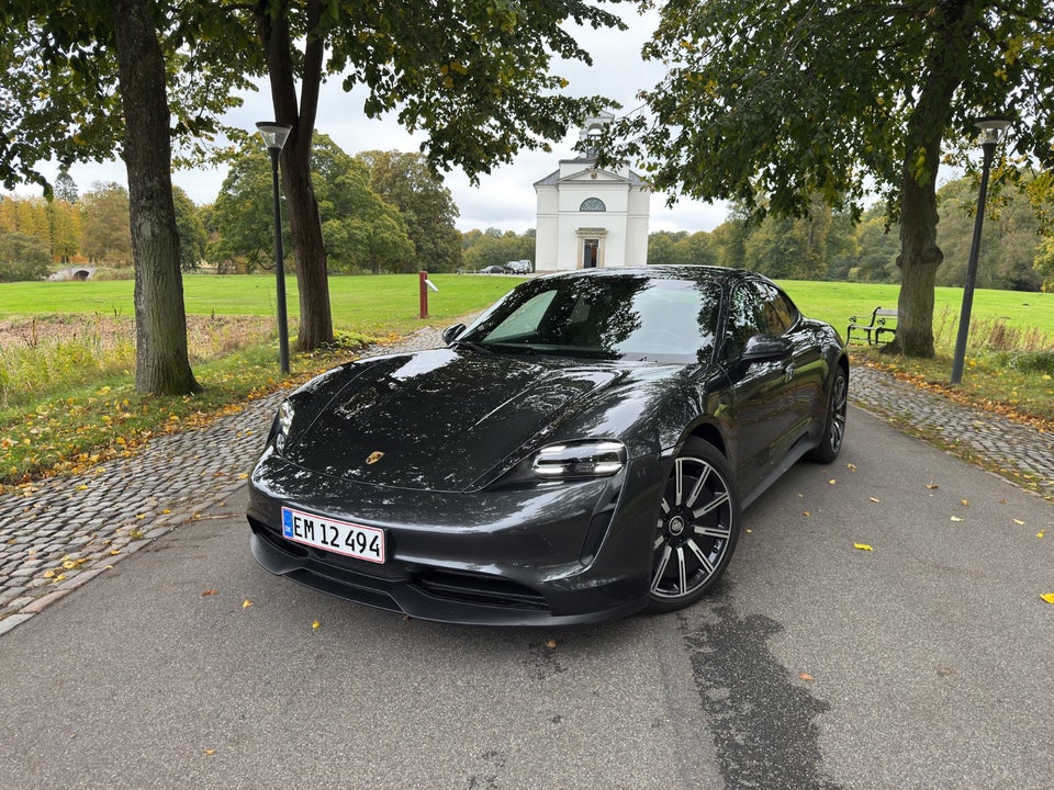 Porsche Taycan Performance+ 4d