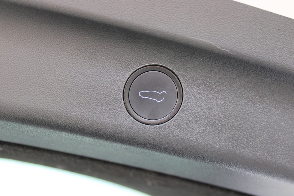 Tesla Model Y Long Range AWD 5d