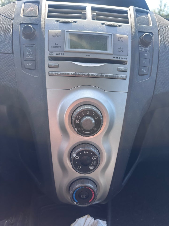 Toyota Yaris 1,3 Terra 5d
