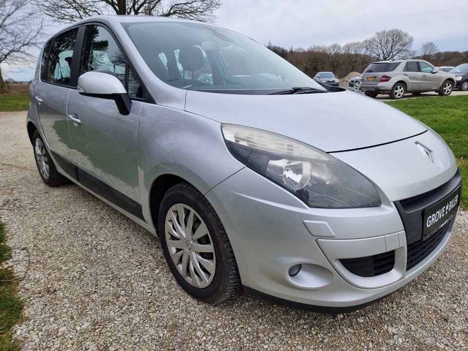 Renault Scenic III 1,9 dCi 130 Expression 5d