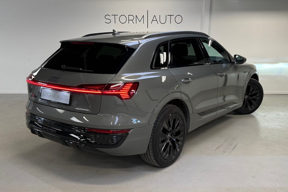 Audi Q8 e-tron 50 S-line quattro 5d
