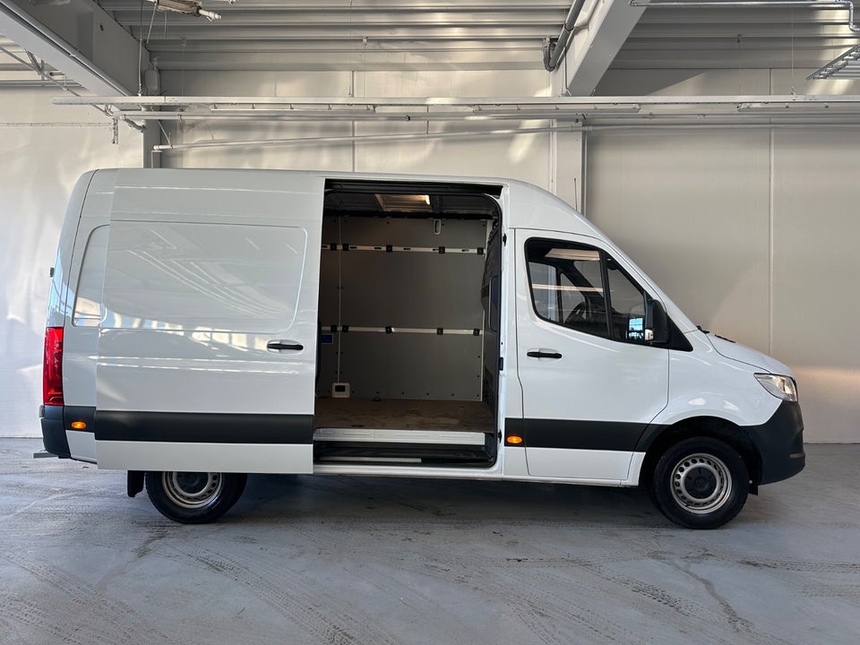 Mercedes Sprinter 317 2,0 CDi A2 Kassevogn aut. RWD