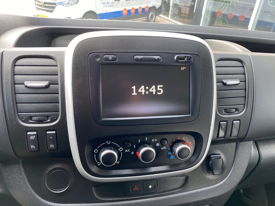 Renault Trafic T29 2,0 dCi 145 L2H1