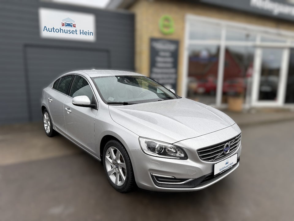 Volvo S60 1,6 T4 180 Summum 4d