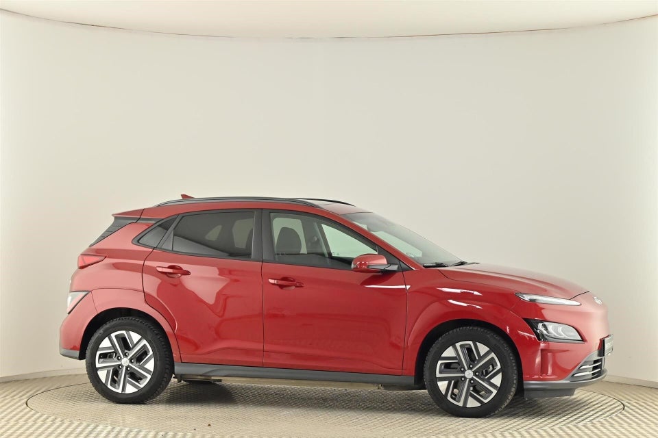 Hyundai Kona 64 EV Essential 5d