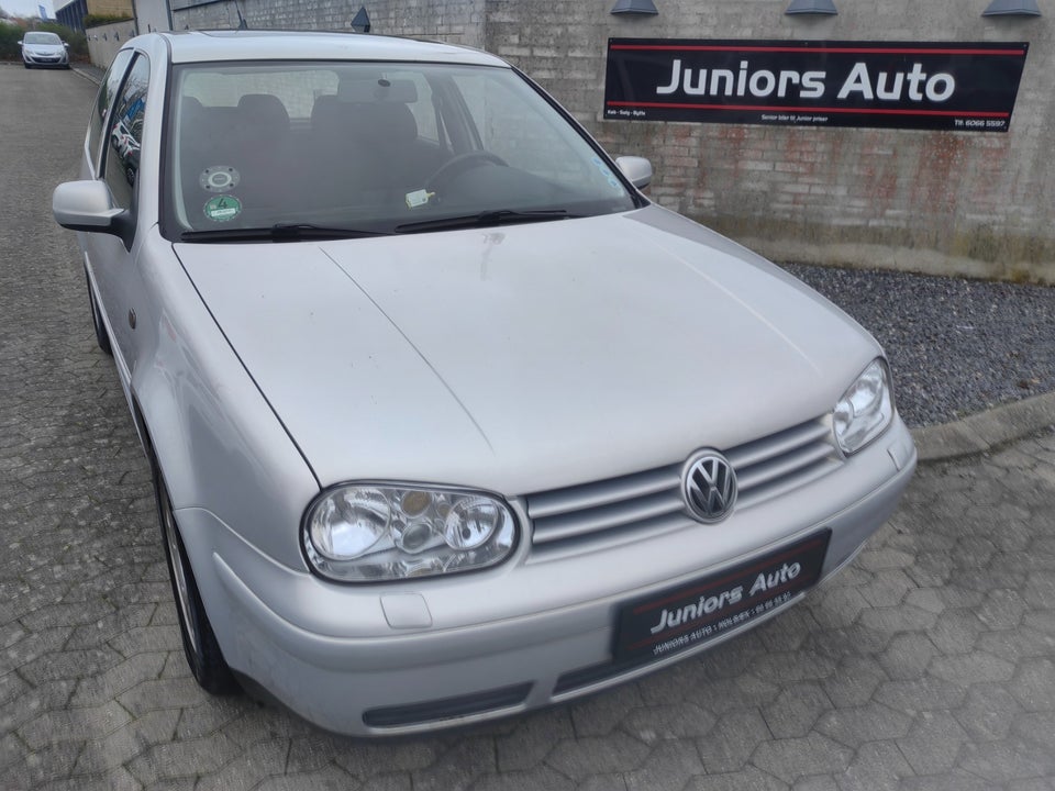 VW Golf IV 1,8 aut. 3d