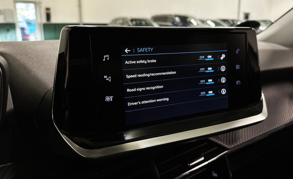 Peugeot 2008 1,5 BlueHDi 100 Allure Pack 5d