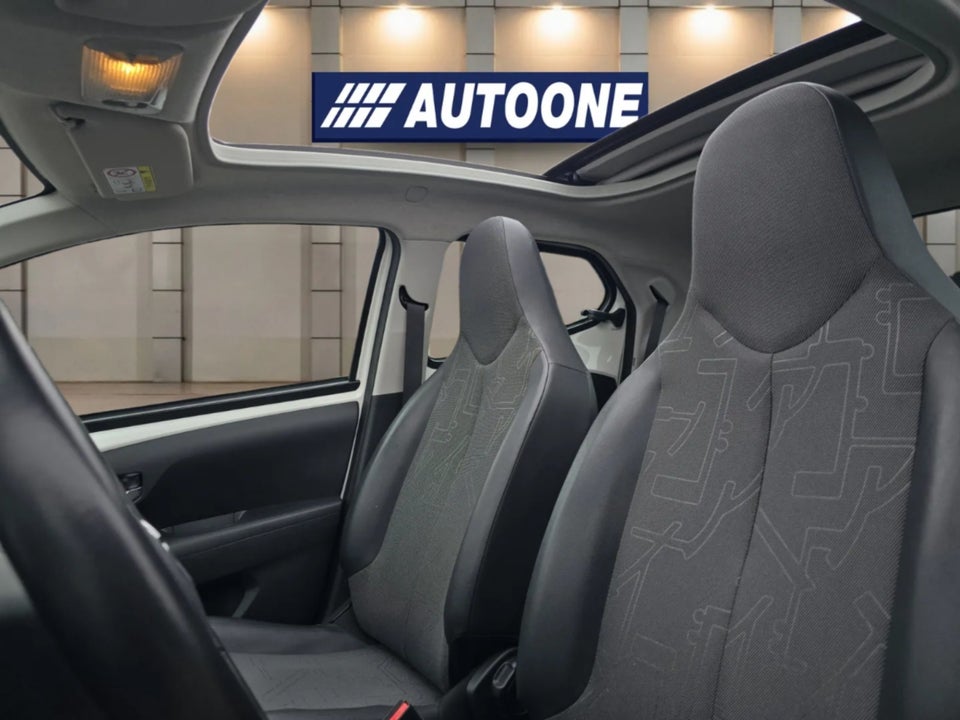Toyota Aygo 1,0 VVT-i x-wave Sky 5d