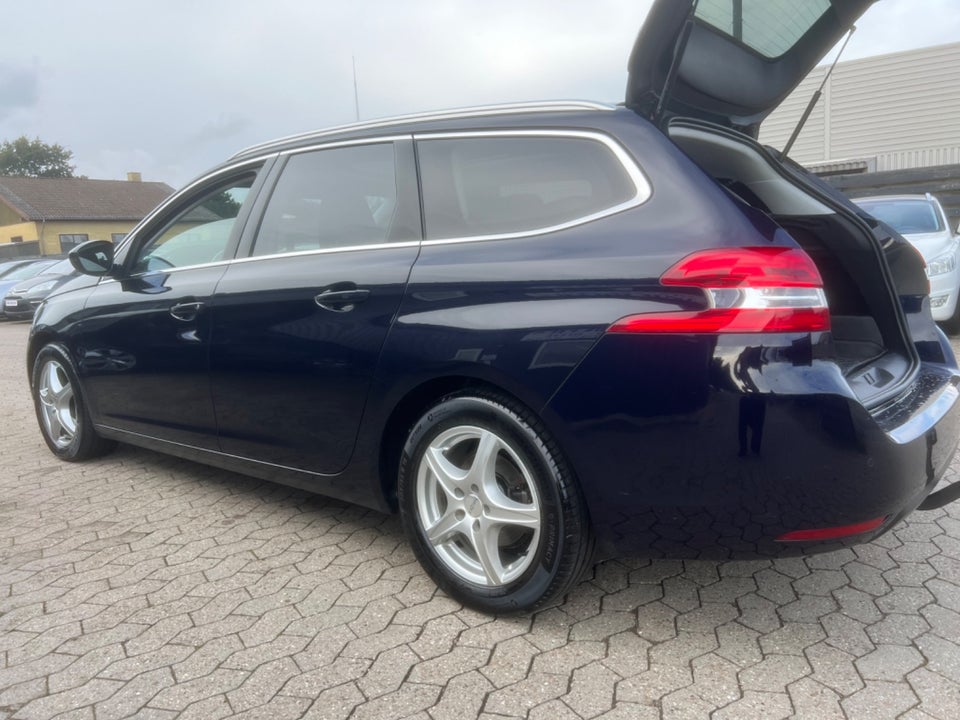 Peugeot 308 1,5 BlueHDi 130 Selection Sky SW 5d