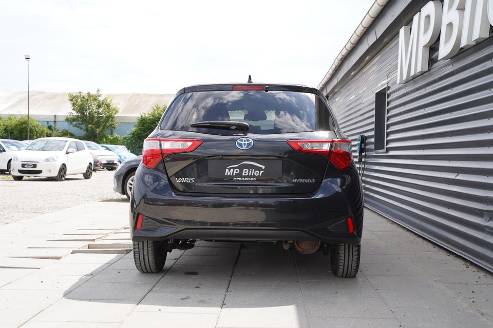 Toyota Yaris 1,5 Hybrid H3 Limited Smart e-CVT 5d