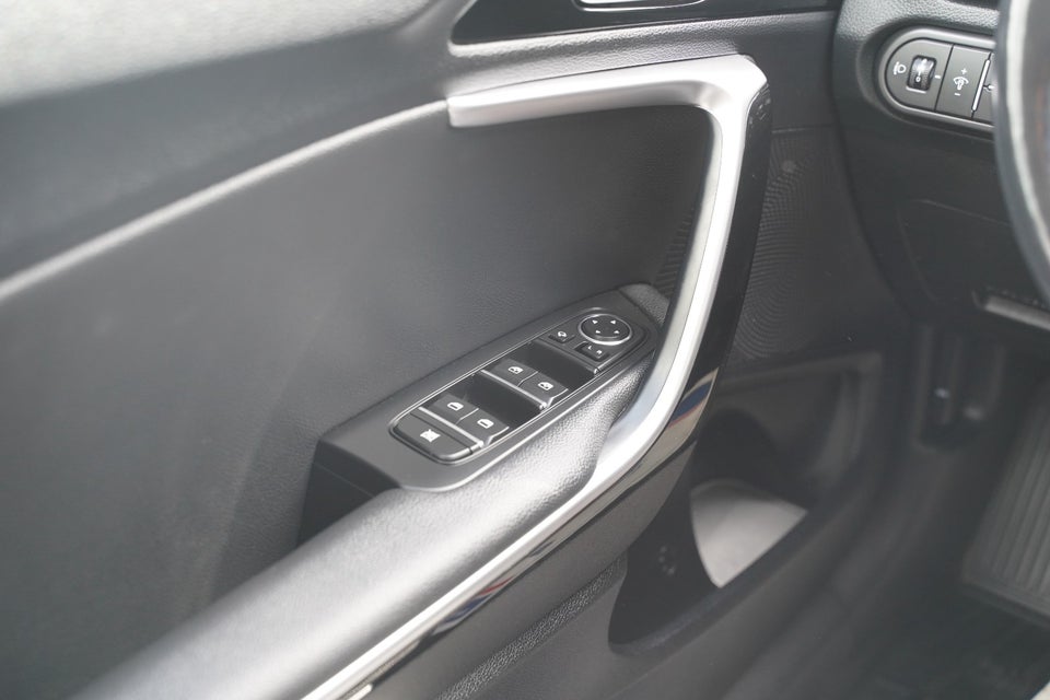 Kia Ceed 1,6 PHEV Prestige SW DCT 5d