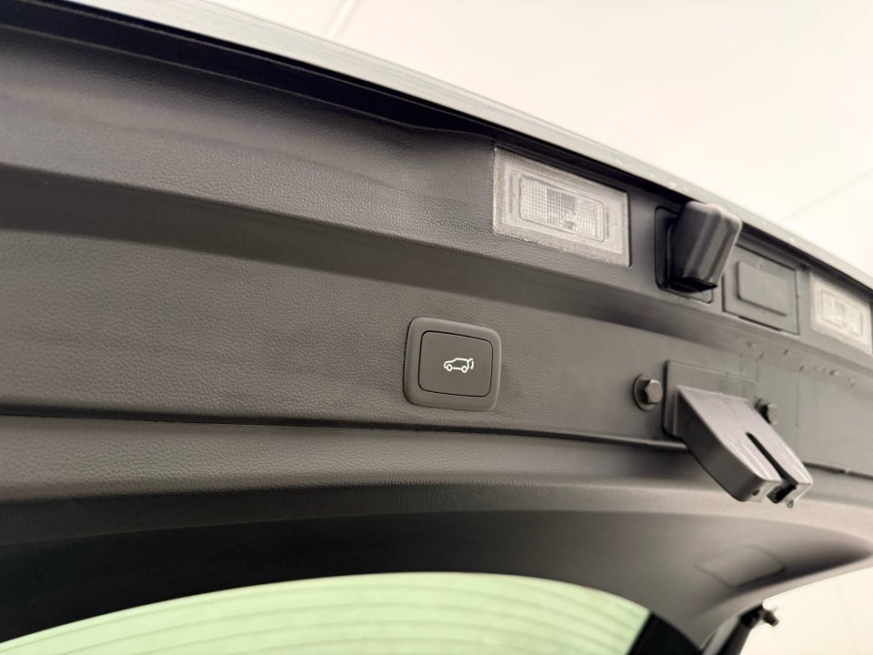 MG Marvel R Luxury 5d