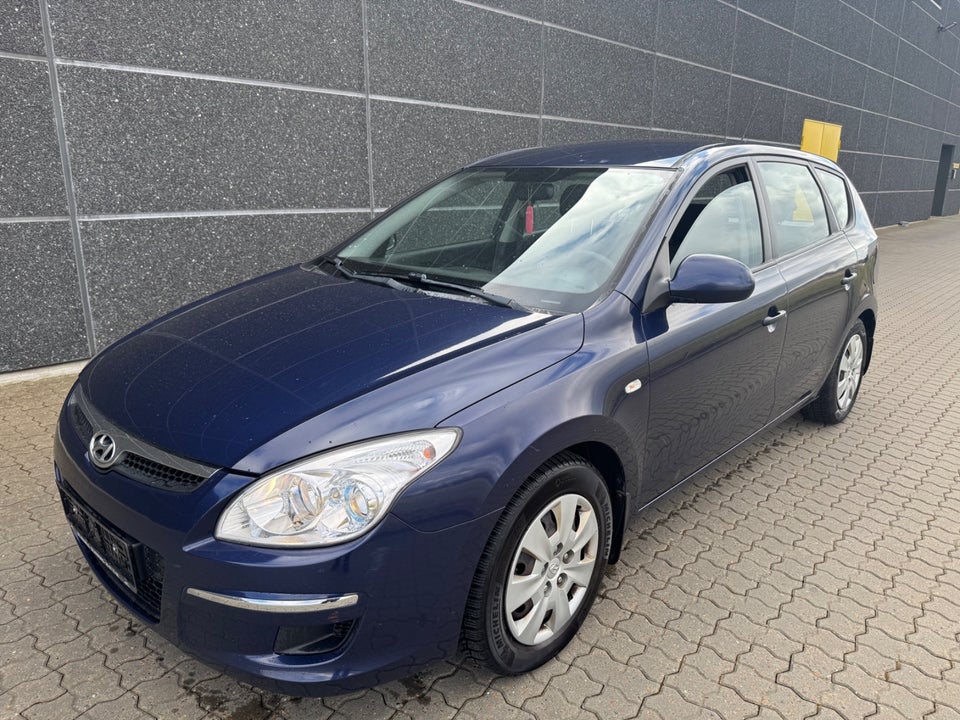 Hyundai i30 1,6 CRDi 90 Classic CW 5d