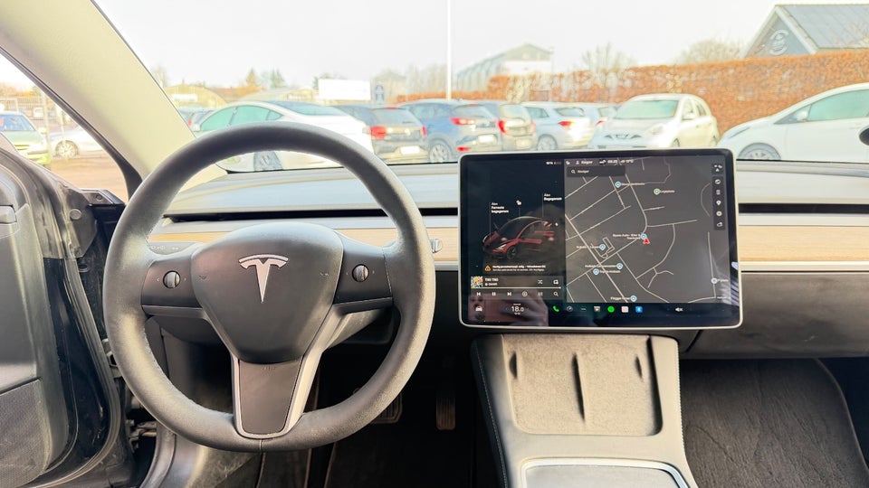 Tesla Model 3 RWD 4d