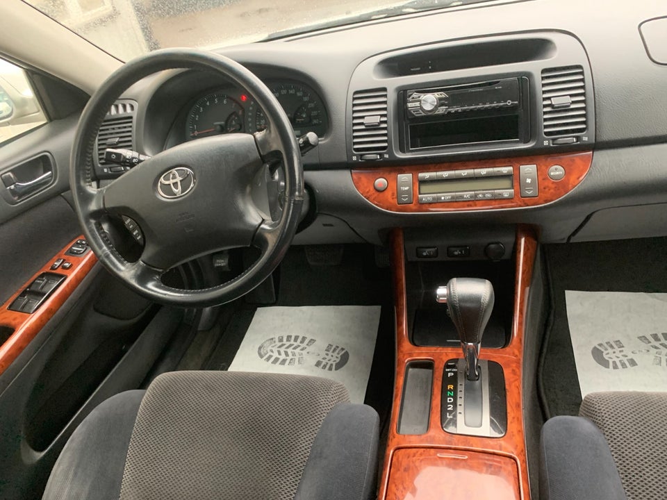 Toyota Camry 2,4 VVT-i aut. 4d