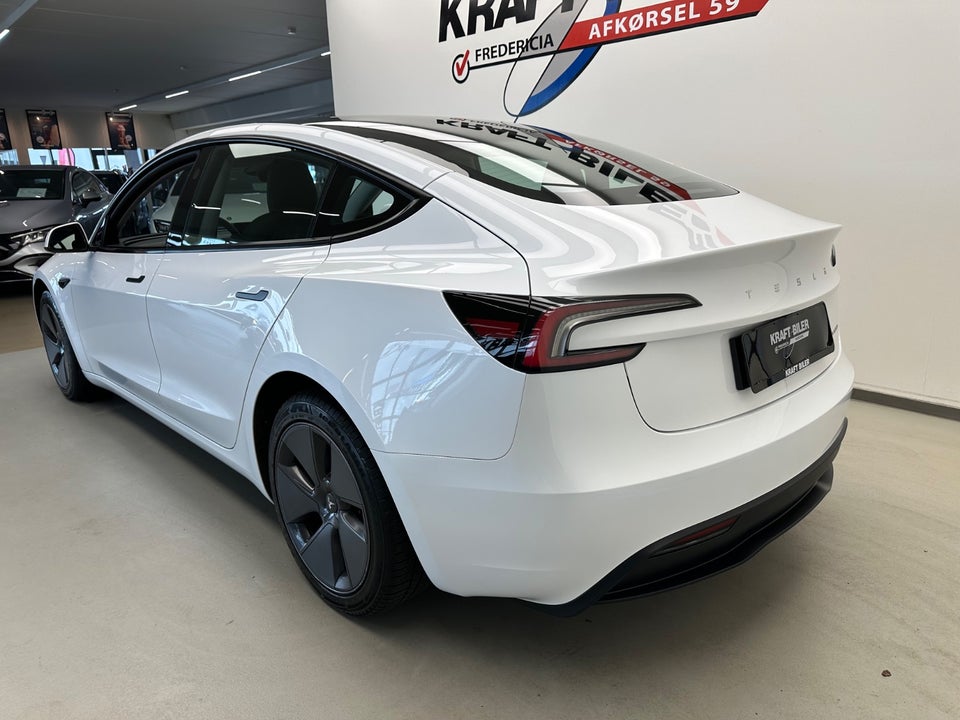 Tesla Model 3 Long Range AWD 4d