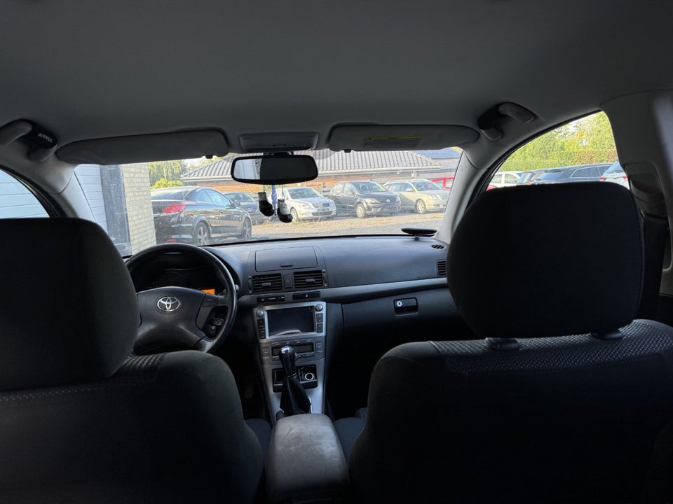 Toyota Avensis 1,8 VVT-i Sol stc. 5d