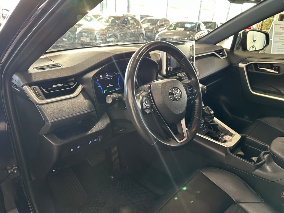 Toyota RAV4 2,5 Hybrid H3 Style MDS Van 5d