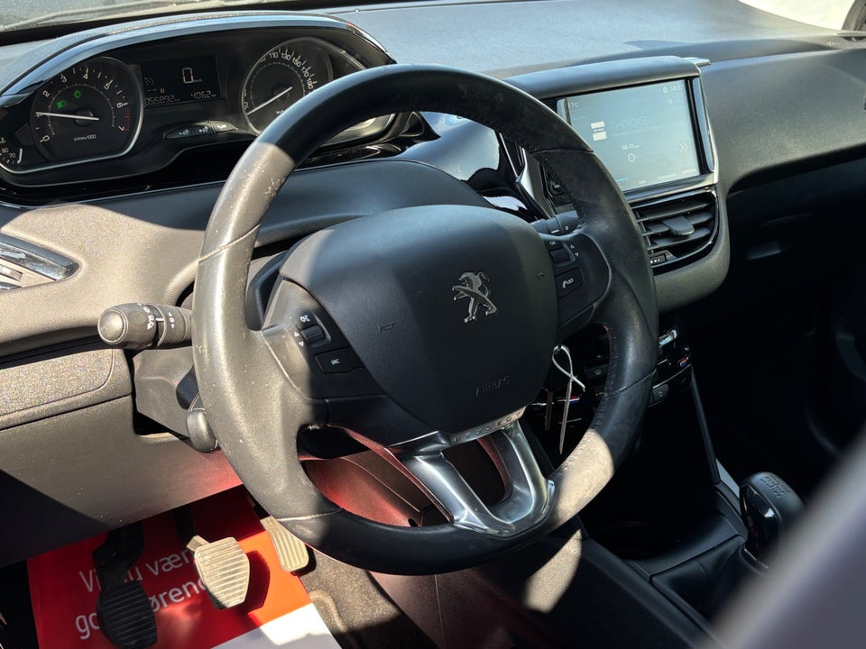 Peugeot 208 1,2 VTi 82 Allure 5d