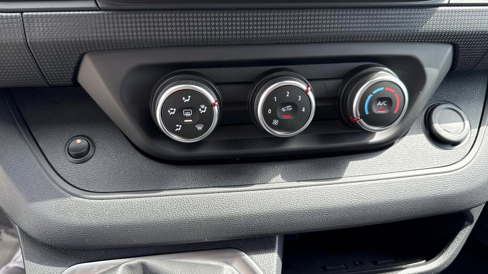 Renault Trafic 2,0 dCi 130 L2H1 Tekno