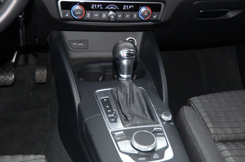 Audi A3 35 TFSi Sport Limited Sportback S-tr. 5d