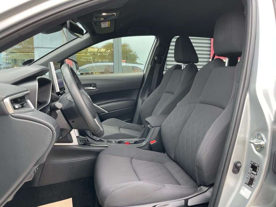 Toyota Corolla Cross 1,8 Hybrid Style Comfort CVT 5d