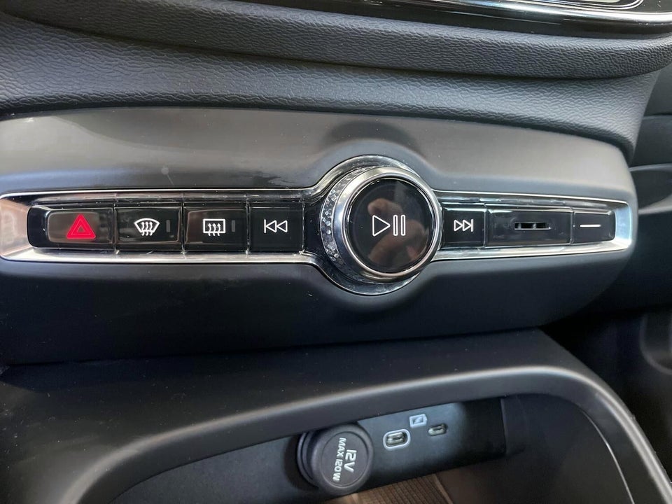 Volvo XC40 ReCharge Twin Plus 5d