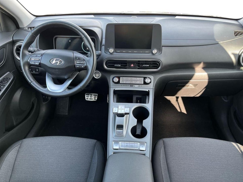 Hyundai Kona 64 EV Essential 5d