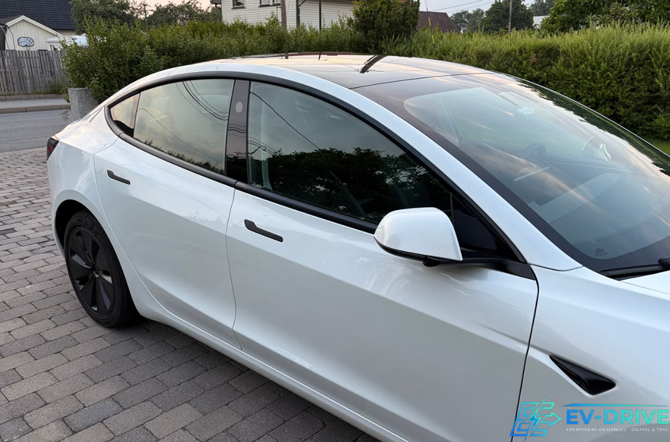 Tesla Model 3 RWD 4d
