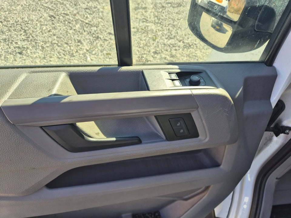 VW Crafter 35 2,0 TDi 140 Kassevogn L4H3 aut.