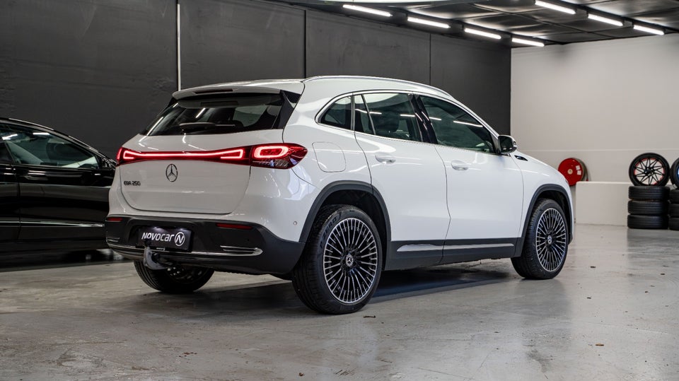Mercedes EQA250 Progressive 5d
