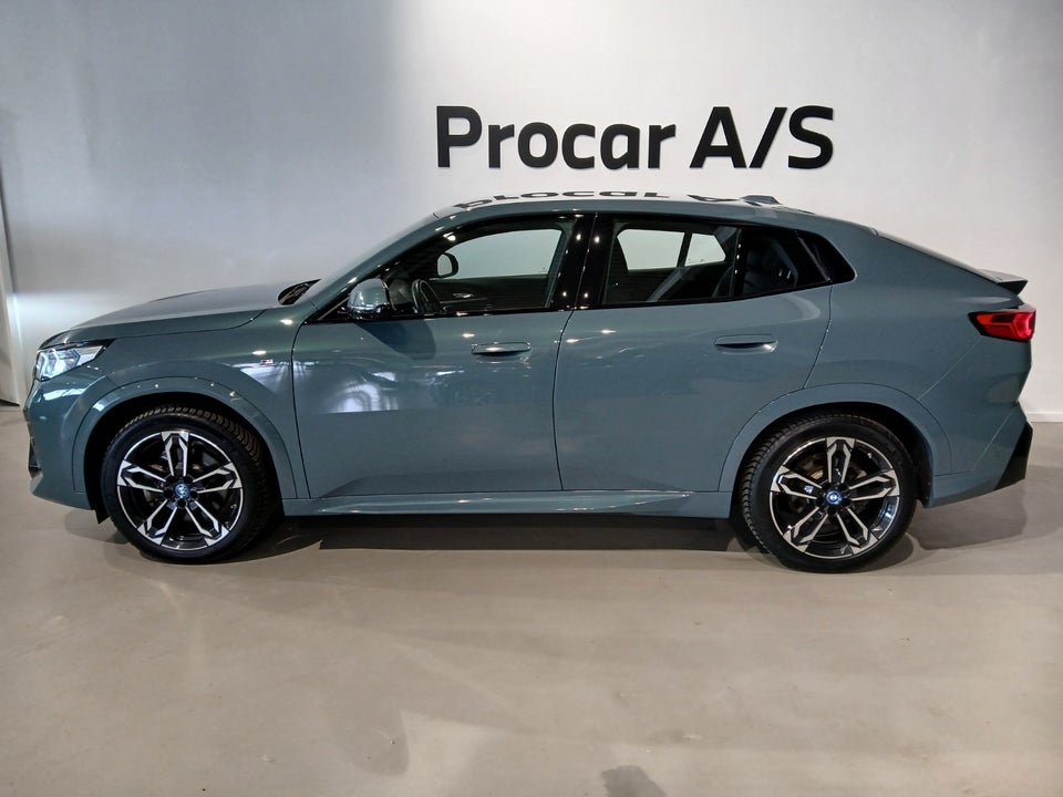 BMW iX2 xDrive30 Fully Charged M-Sport 5d