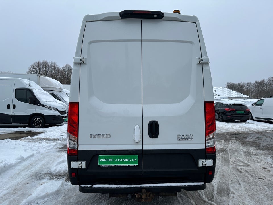 Iveco Daily 2,3 35C12 12m³ Van AG8